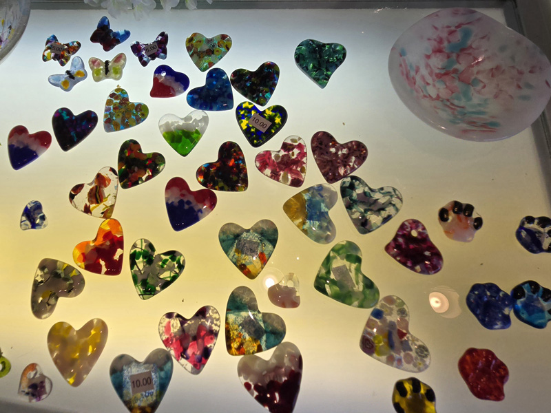 Image of a veriety of glass hearts!